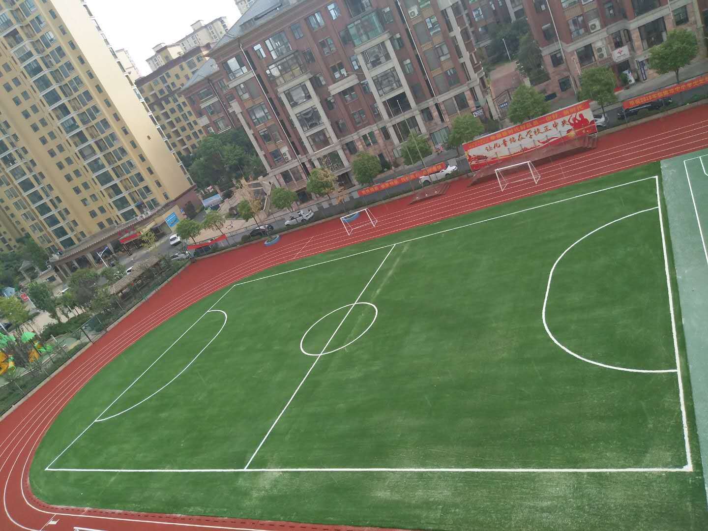 仙桃實(shí)驗(yàn)三小足球場(chǎng)